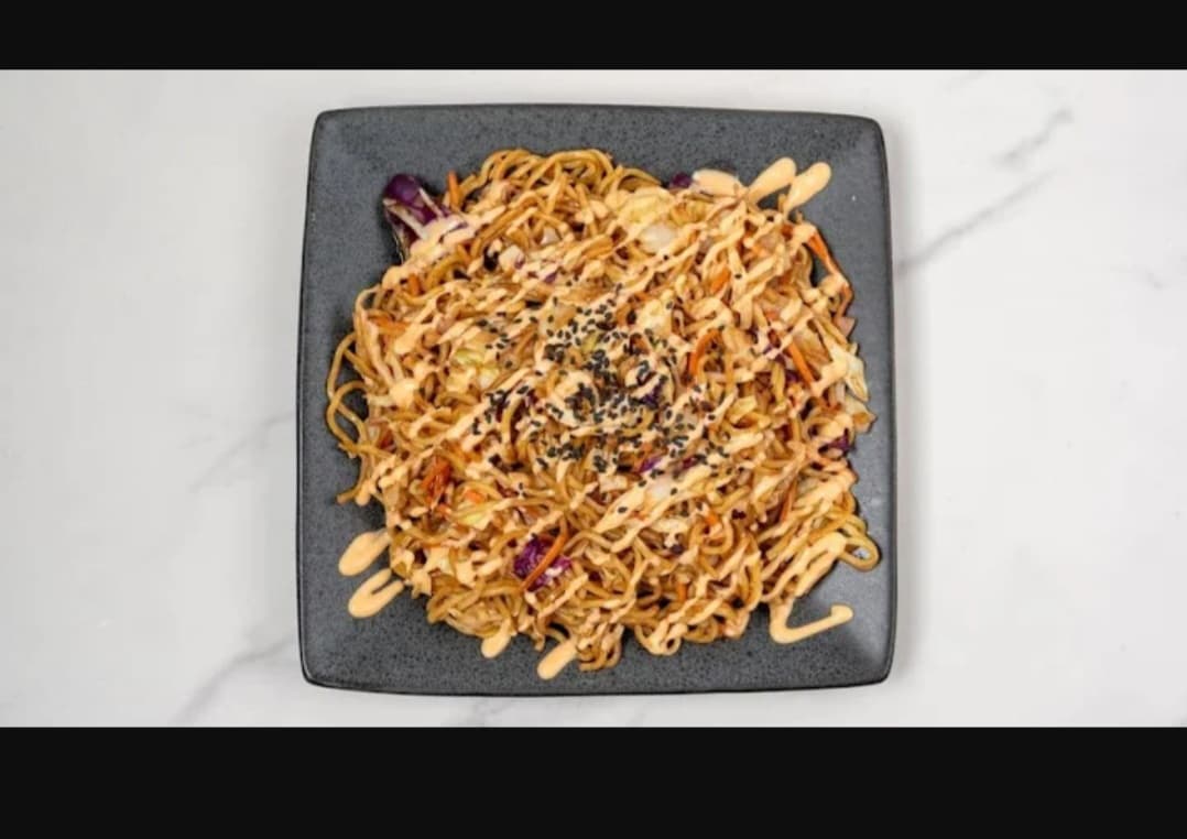 Chicken yakisoba noodles